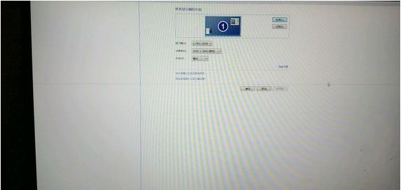 顯示屏出現(xiàn)了一條藍色的線怎么回事?