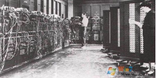 世界上第一臺電腦長什么樣?世界上第一臺電腦配置是什么樣的